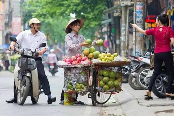 Hotspot Matrix và Áo Cổ Yếm: Tạo Ra Nội Dung Video Ngắn Hấp Dẫn_College Student Entrepreneurship